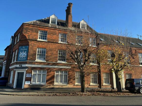 15 The Broadway2.jpg