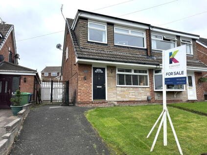 44 Helston Drive, Royton, Oldham, OL2 6JT
