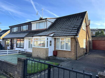 39 Wetherby Drive, Royton, Oldham, OL2 5TA