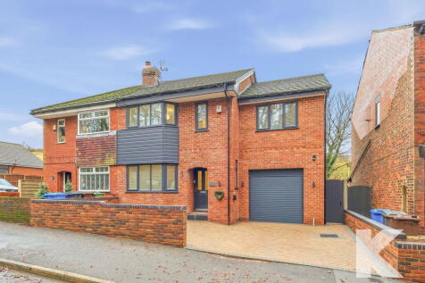 582 Rochdale Road, Royton OL2 6SH