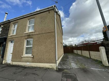 Ammanford - 3 bedroom end of terrace house for sale