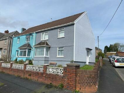 Ystradgynlais - 3 bedroom semi-detached house for sale