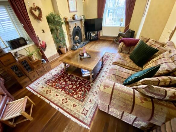 Lounge/Dining Room
