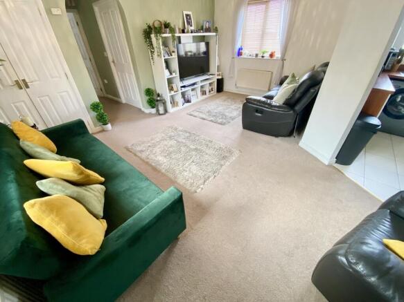 Lounge/Dining Room