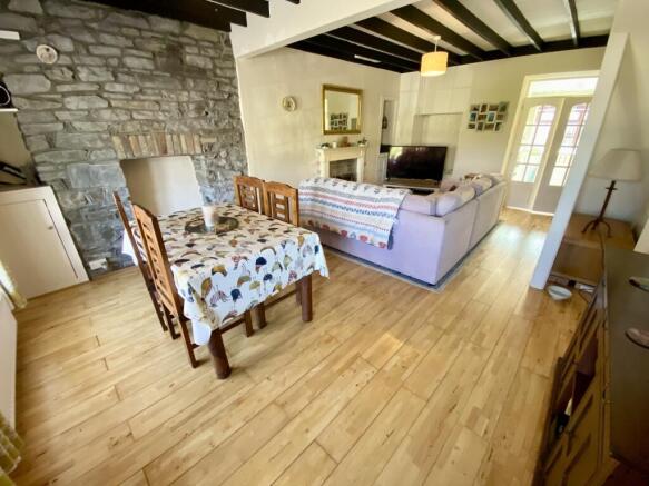 Lounge/Dining Room