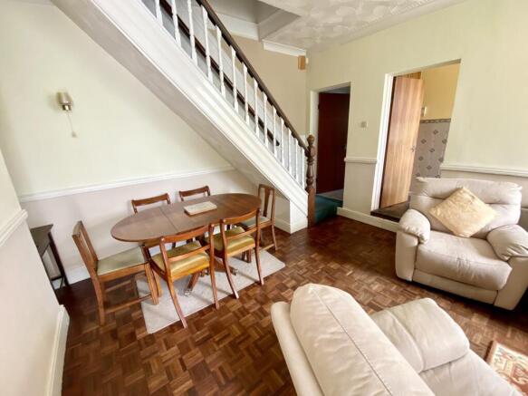 Lounge/Dining Room