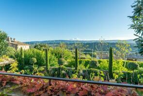 Photo of Provence-Alps-Cote d`Azur, Vaucluse, Goult