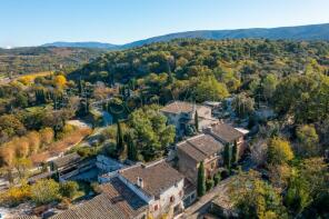 Photo of Provence-Alps-Cote d`Azur, Vaucluse, Mnerbes