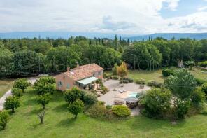 Photo of Provence-Alps-Cote d`Azur, Vaucluse, Lacoste