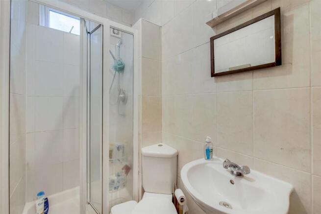 7_Shower Room-0.jpg