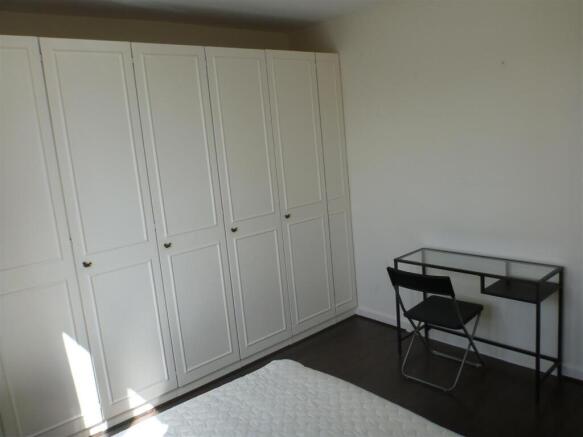 Bedroom2b.JPG