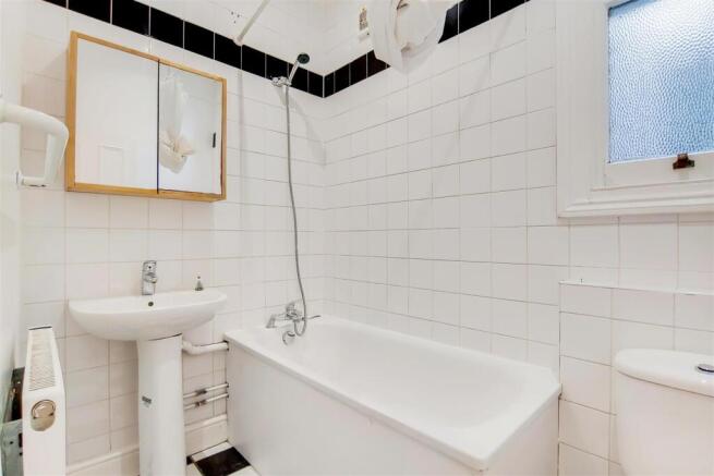 6_Bathroom-0.jpg