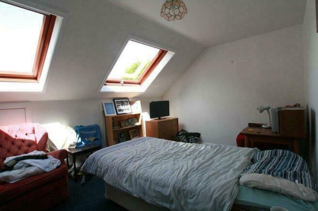 20 Rushton Crescent Bedroom.jpg