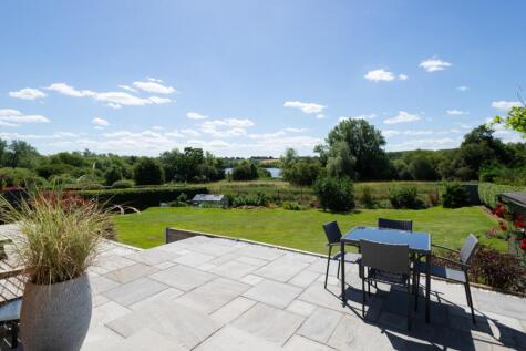 Walnut Tree Lane, Westbere