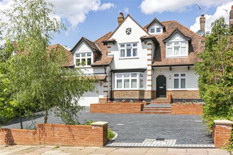 Eversley Crescent, Winchmore Hill, London, N21