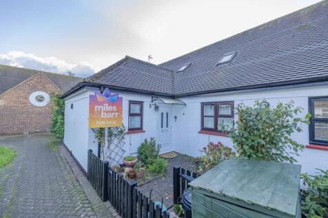 Canon Green, School Lane, Wingham, Canterbury, CT3