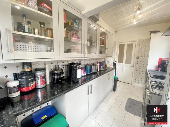 kitchen 1.jpg