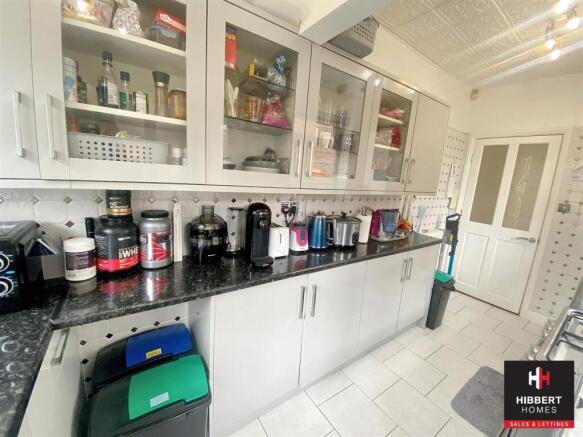 kitchen 2.jpg