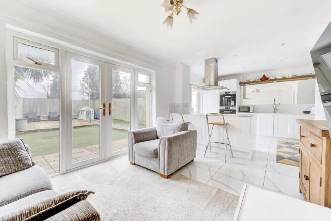 Lounge/Kitchen