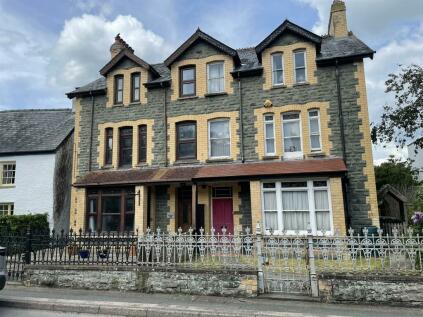 Builth Wells - 8 bedroom semi-detached house for sale