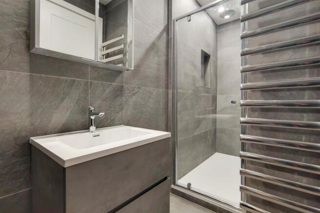 4_Ensuite 2-0.jpg