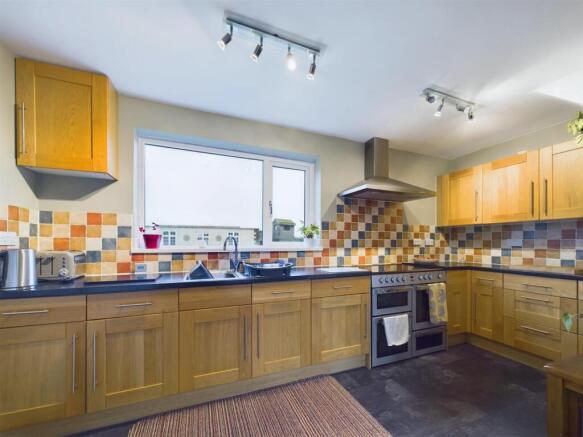 Kitchen: