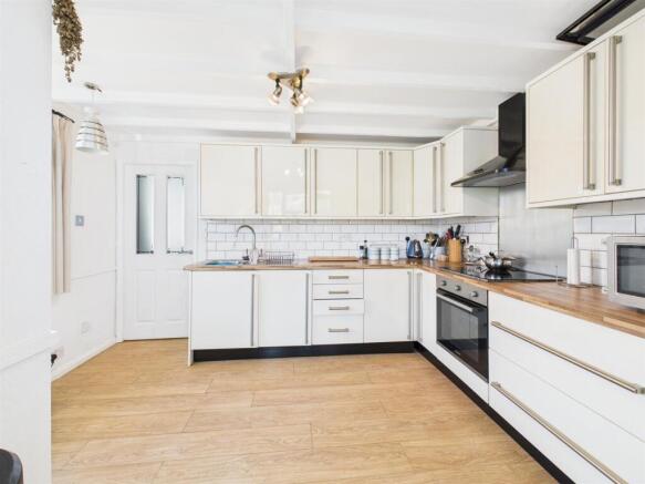 Kitchen: