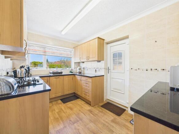 Kitchen: