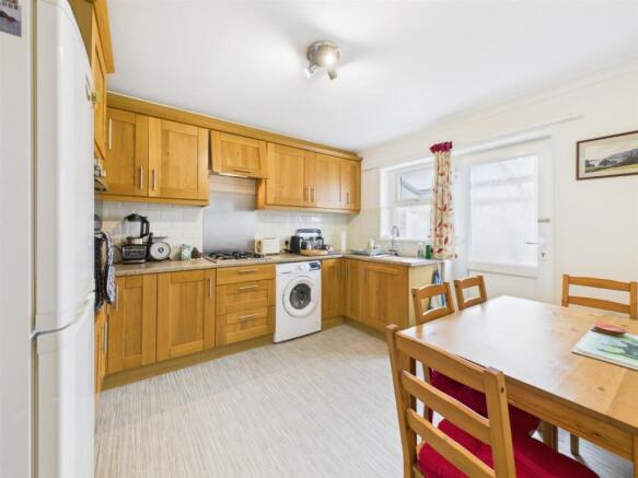 Kitchen: