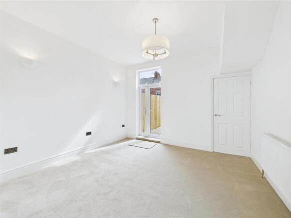 Dining room:
