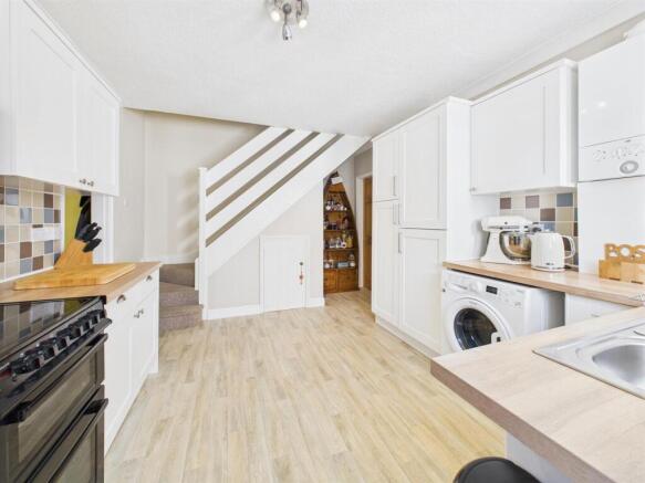 Kitchen: