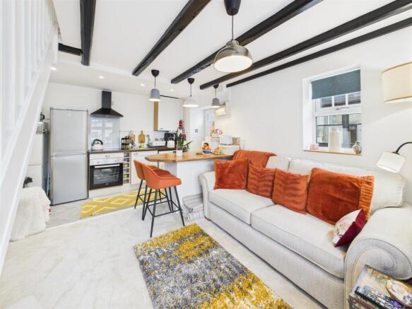 Kitchen/living area: