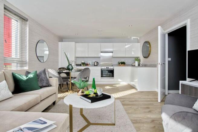 Upper Longcross Apartment