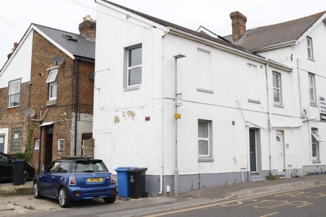 1 Bed House 