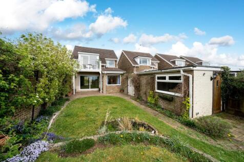 Crawley Close, Slip End, LU1