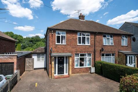 Summer Street, Slip End, LU1