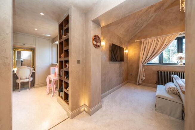 Principle Bedroom, Ensuite & Dressing Room