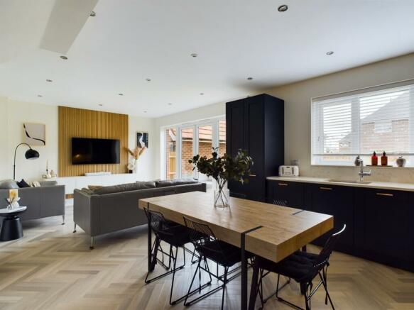 Dining Kitchen Area