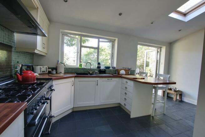 KITCHEN/BREAKFAST ROOM