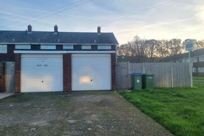 GARAGE/DRIVEWAY