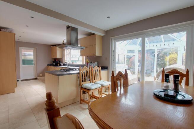 KITCHEN/DINER
