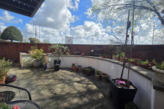 COURTYARD GARDEN