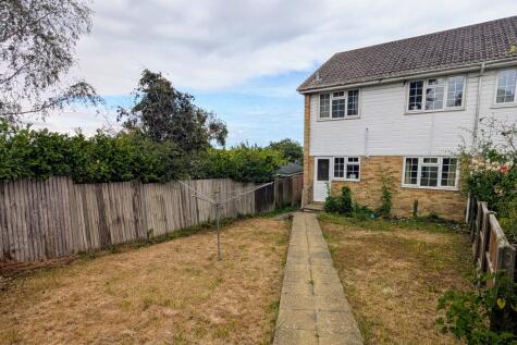 Furneaux Gardens, Fareham - Auction Guide Price £180,000