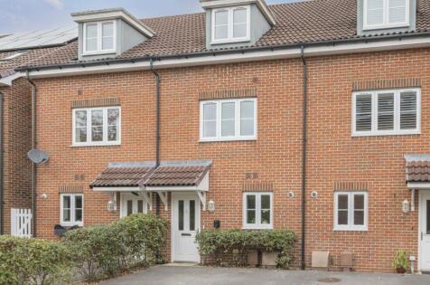 Hut Farm Place, Chandler's Ford