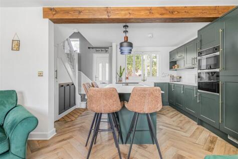 Pinza Close, Newmarket