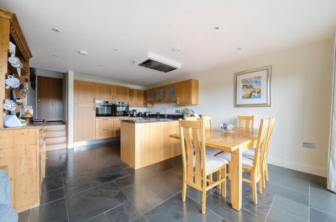 Kitchen/Dining