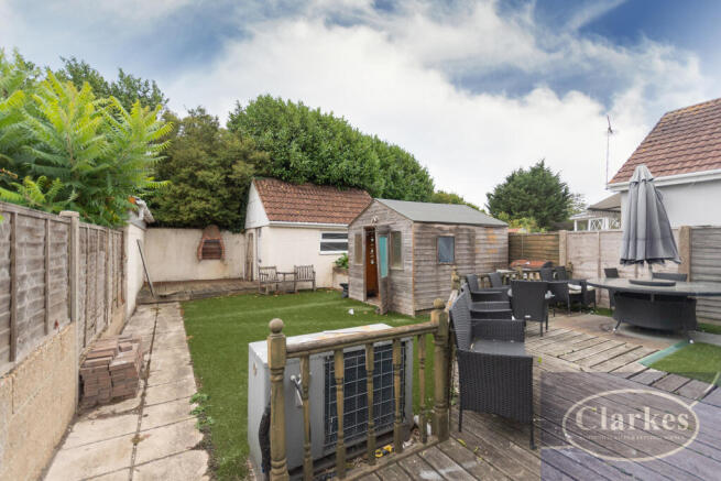 FC055_31 BASCOTT RD_005