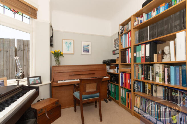 FC_18 FERNSIDE RD_036