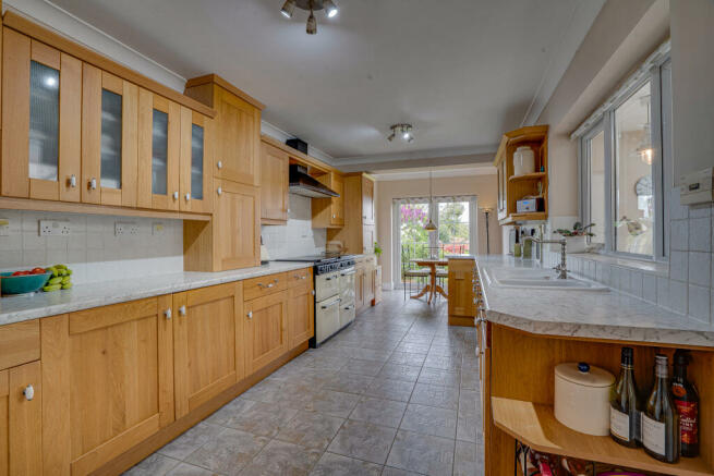 Kitchen / Breakfast Room