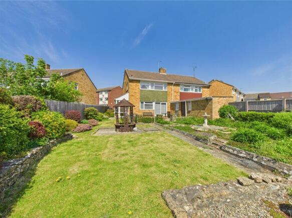 Lovely Rear Garden